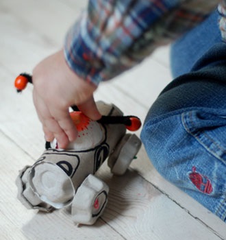 Yumurta Kolisi kuklaları