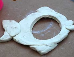 Seramik Hamurundan Balık Şeklinde Çerçeve Yapma