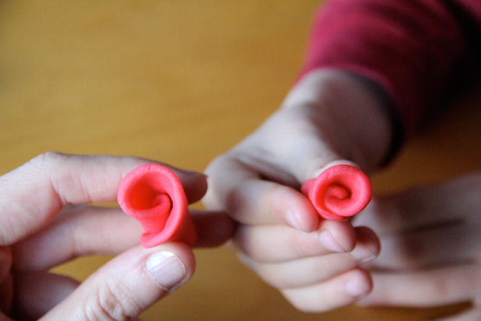 Oyun Hamurundan Gül Yapımı