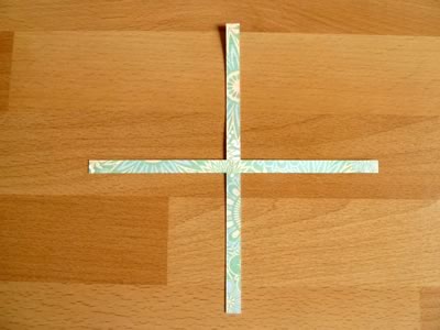 kağıttan süs yapımı resimli anlatımı