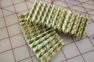 kağıttan süs yapımı resimli anlatımı